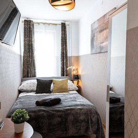 Clicktheflat Conrada Apart Rooms Warsaw Exterior photo