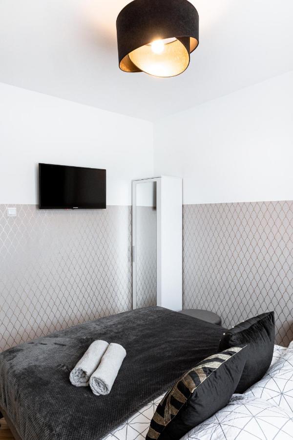 Clicktheflat Conrada Apart Rooms Warsaw Exterior photo